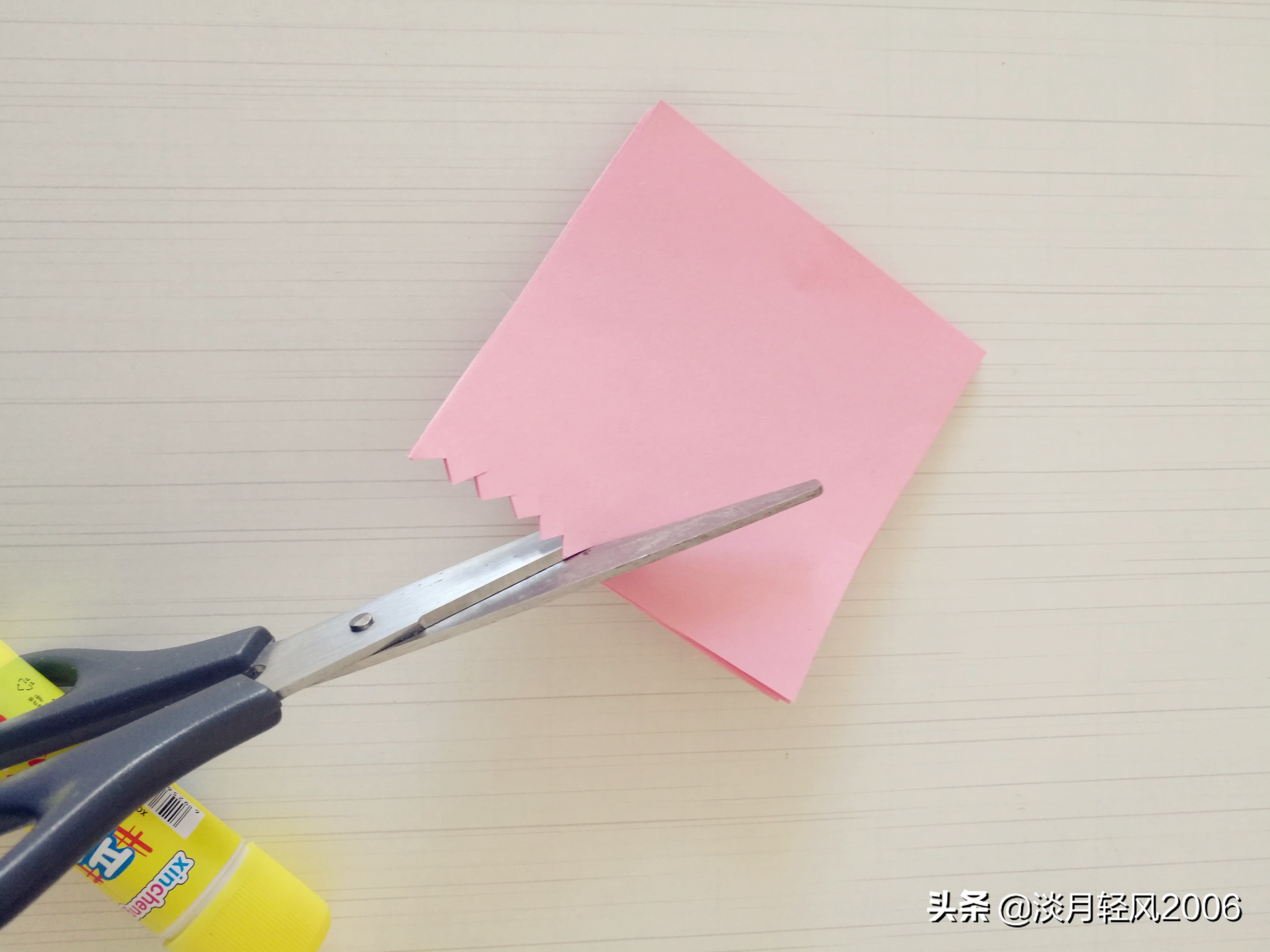 卡纸做花灯手工教程元宵节,用卡纸做元宵节花灯简单又好看