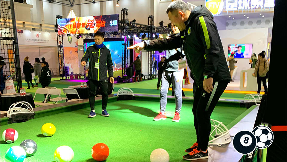 PoolBall®普利佰®脚踢式台球仿佛自己也是一名球星