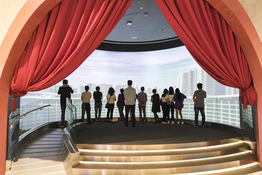 深圳翻身地铁成网红打卡地,深圳网红打卡地点富士康光明小镇