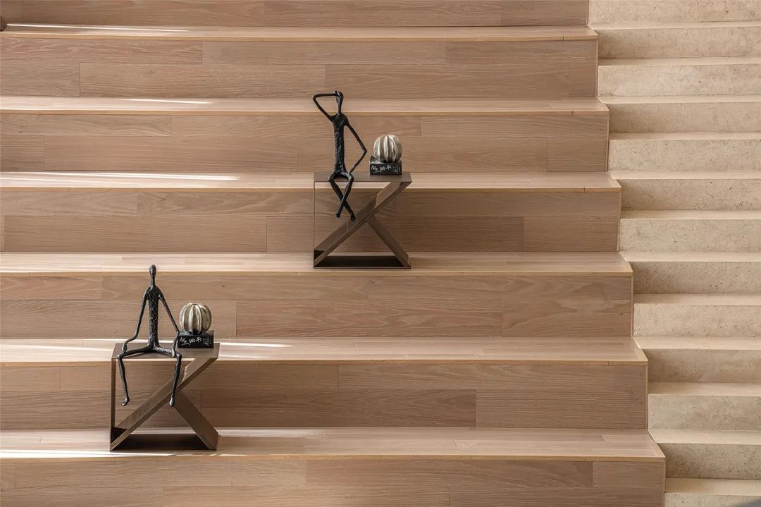 首发|达观设计：现代折线艺术生活馆，家与城市的过渡