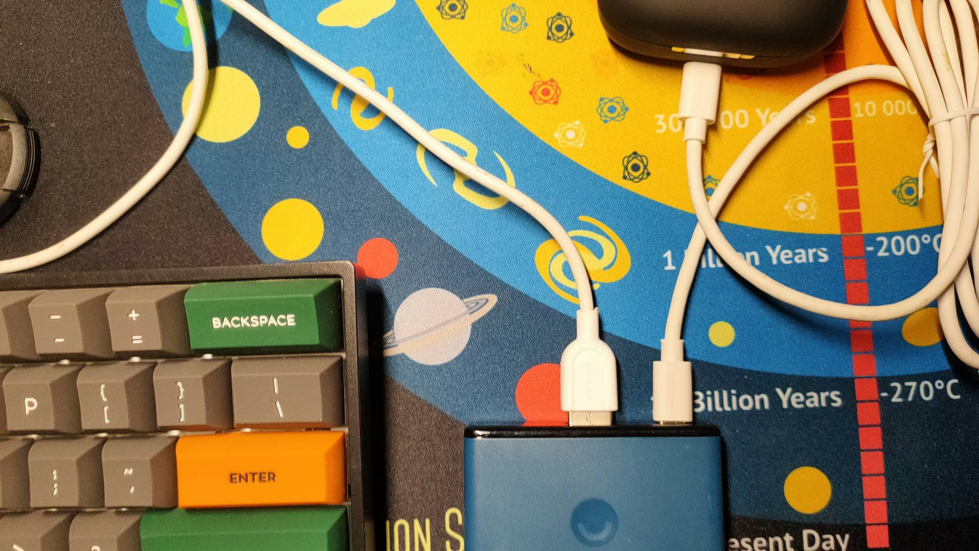 便捷充电新体验aigo电源,AIGO快充移动电源