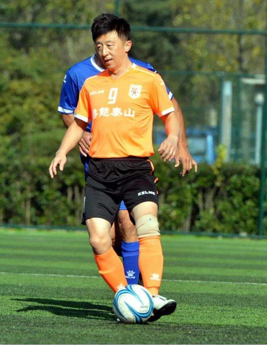 盘点鲁能队史上的那些9号，两个是后卫，知名度最高的是“九哥”