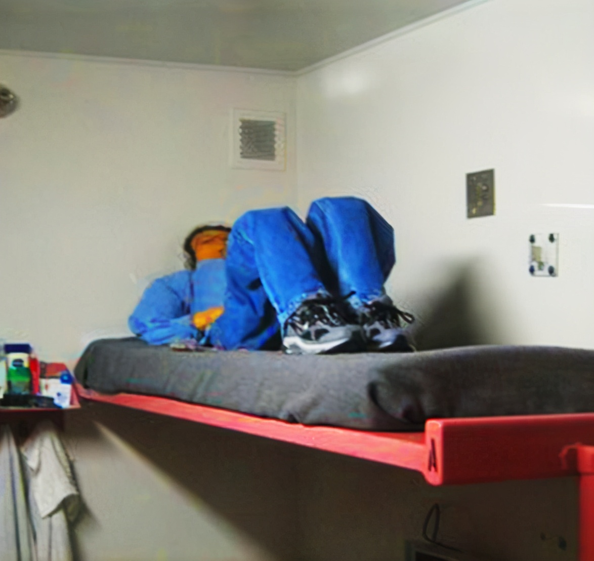 囚犯越狱失败,逃不掉的监狱