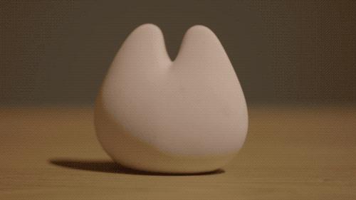 她是一个情趣玩具测评师，亲自试用了1000种产品