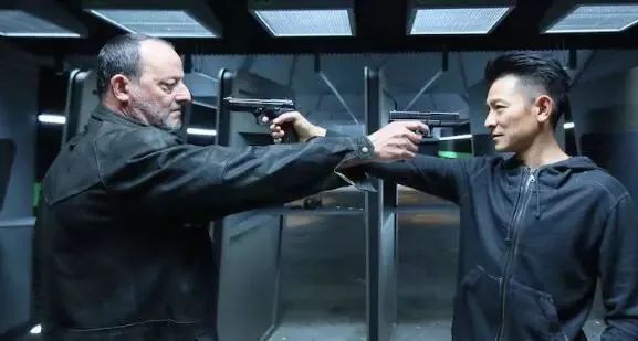 刘德华在娱乐圈是有多受人尊重,刘德华40年偶像魅力从未被超越