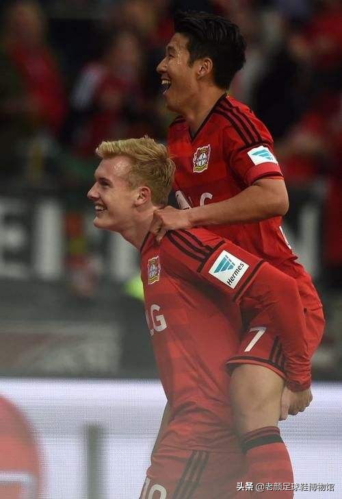 亚洲球王恶意蹬踏染红，除禁赛难逃父亲责罚，因为人性比足球重要