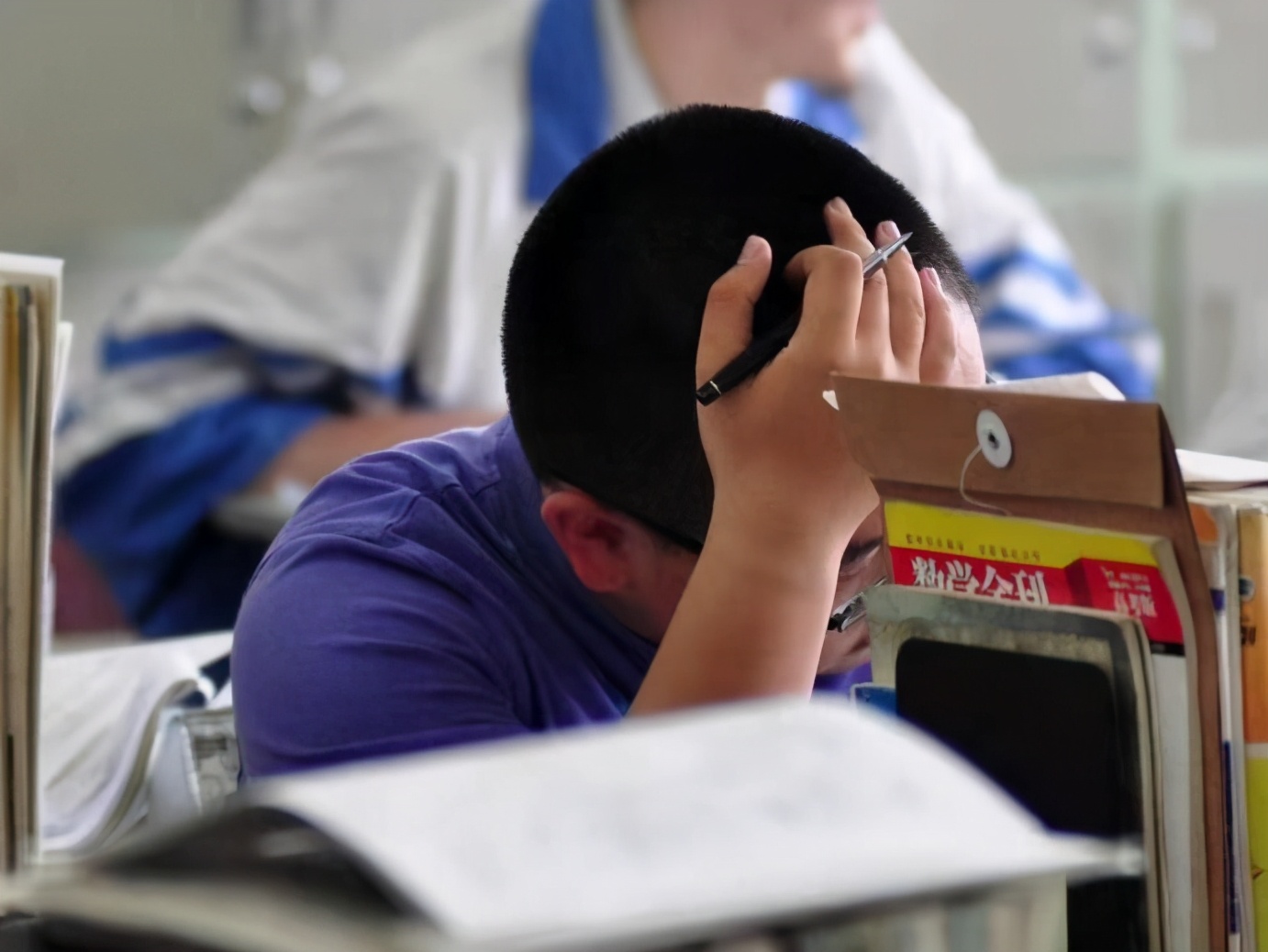 高考学生喝什么助睡眠,临近高考睡不着吃什么药