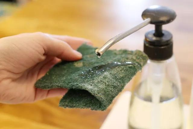 白墙脏了刷白最简单方式,白墙弄脏了怎么把它变白