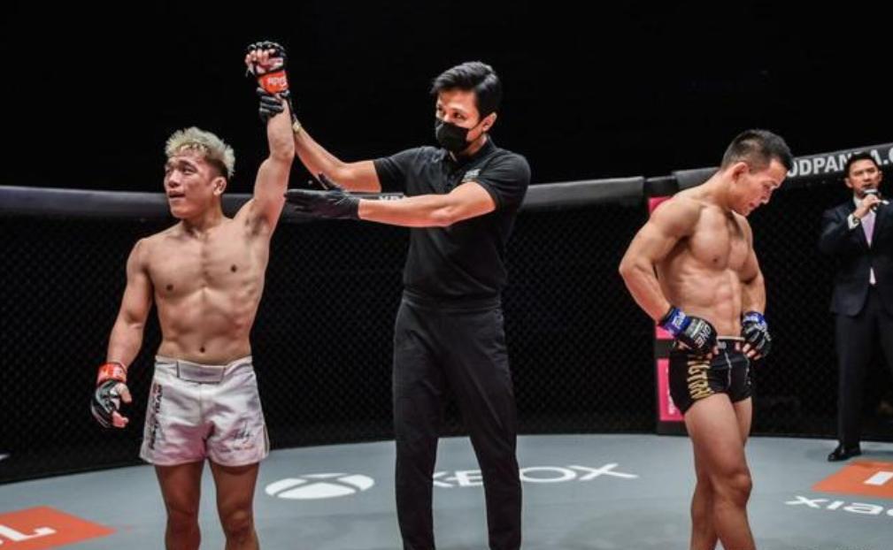 武林风少林小子比赛视频,少林武校小子打日本空手道冠军