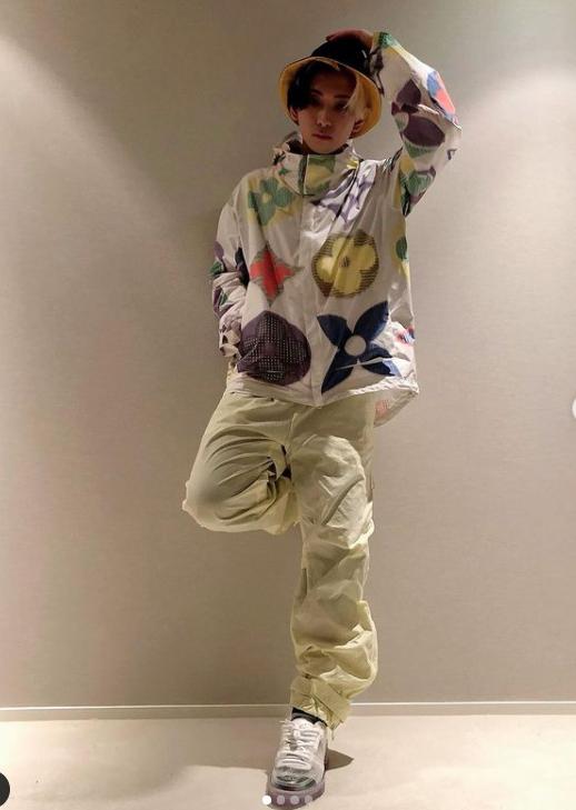 日本帅气第一网红买豪表炫富！全球仅一块，204万他全拿现金付