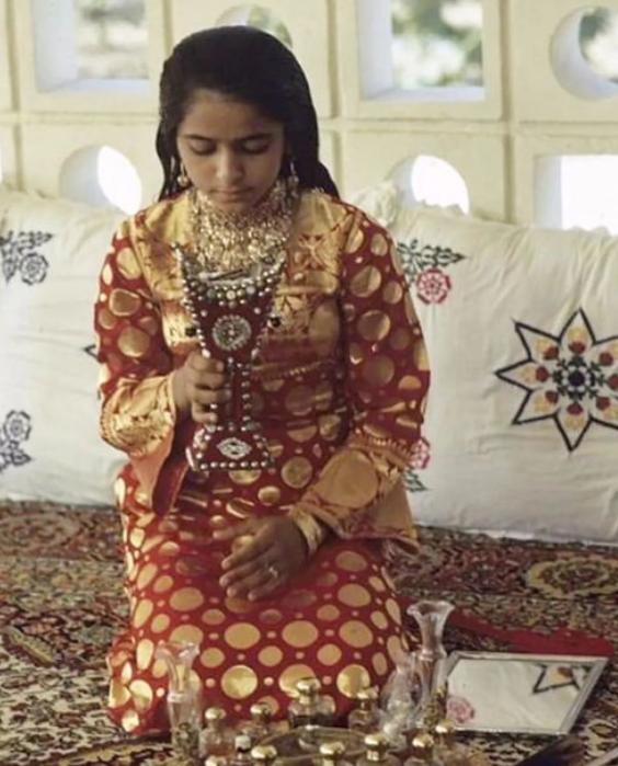 迪拜大王妃:深藏后宫42年,看着哈雅楼起楼塌,她有王储儿子护身