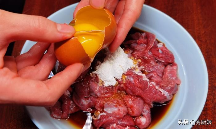 芹菜炒牛肉减脂餐做出来牛肉不嫩,炒牛肉用牛肉的哪个部位的肉最好