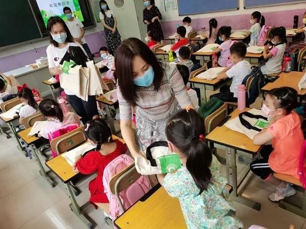 北京最新中小学生开学时间,北京市小学生开学