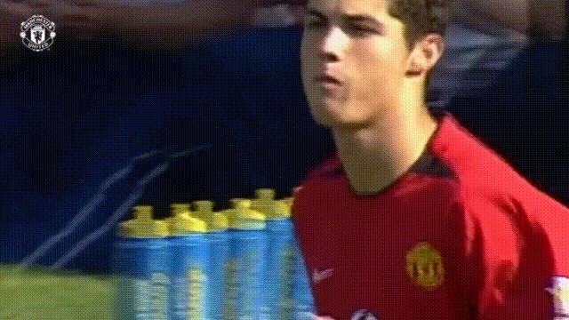 红魔曼联7号变迁,红魔7号传奇与魔咒