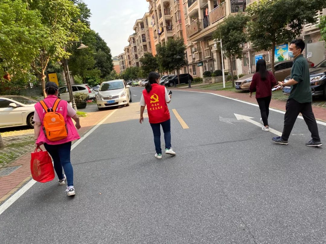 番禺｜桥南街“五社同心联动战疫”，爱心物资送到最需要的群众手中