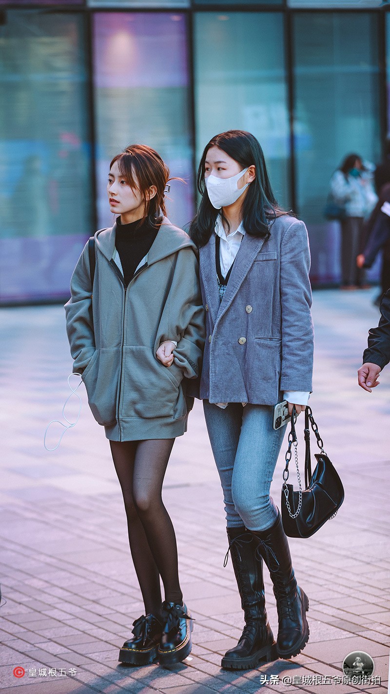 街拍：让自己变得更加的时髦，你可以提升自己的魅力指数