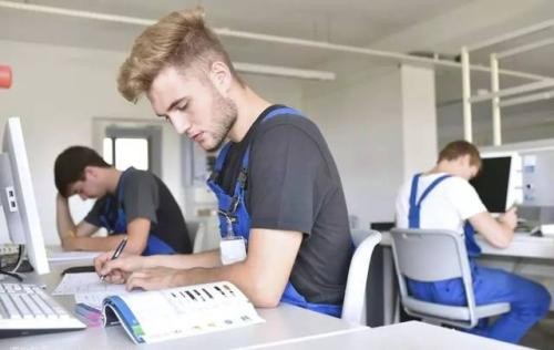 填志愿时,考生们不妨考虑一下,这所拥有王牌专业的西安财经大学