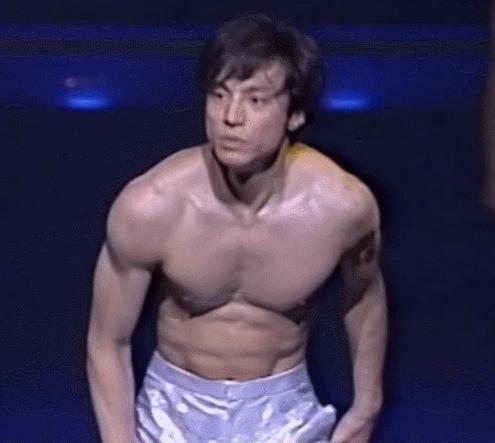 日本杰尼斯杂技男团,杰尼斯舞台杂技