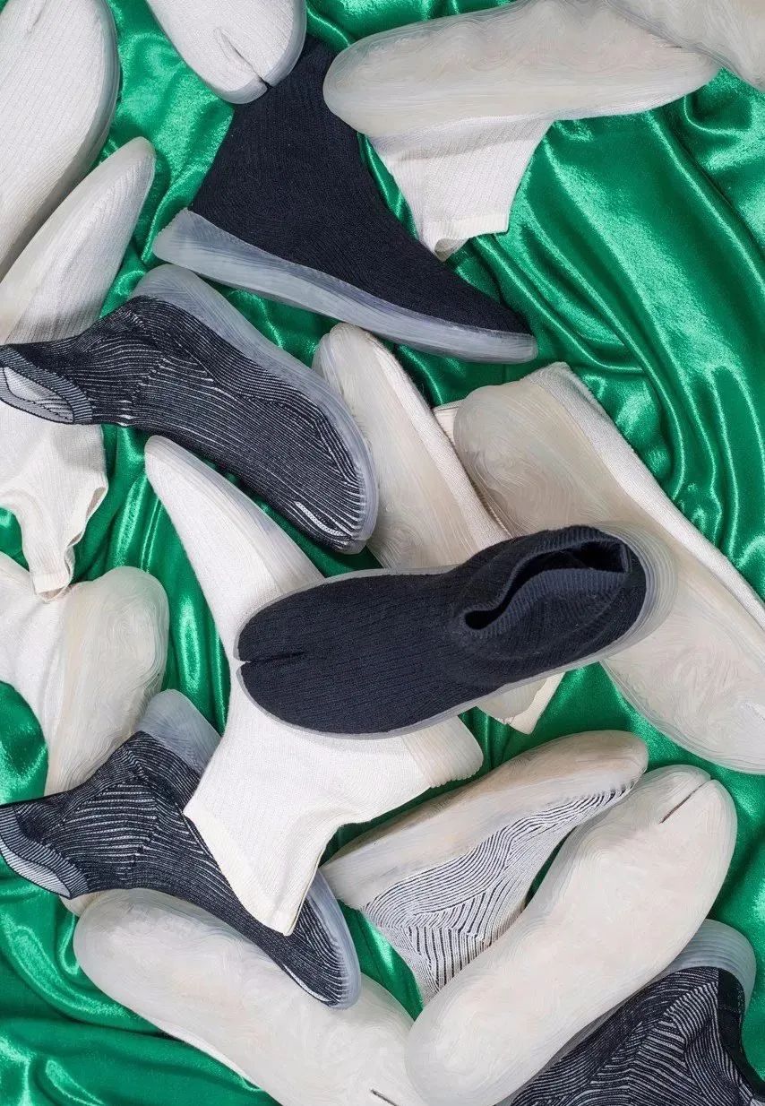 杨幂欧阳娜娜冬天穿搭,杨幂同款矮帮马丁靴