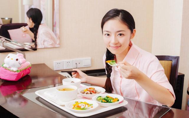 产后拖地,产后拖地腰疼