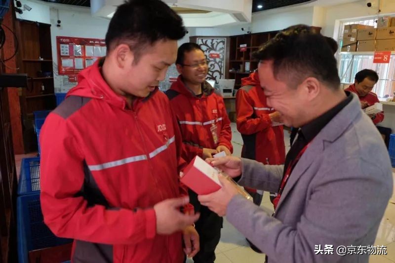 快递员的辛苦之处,致敬辛勤的快递员
