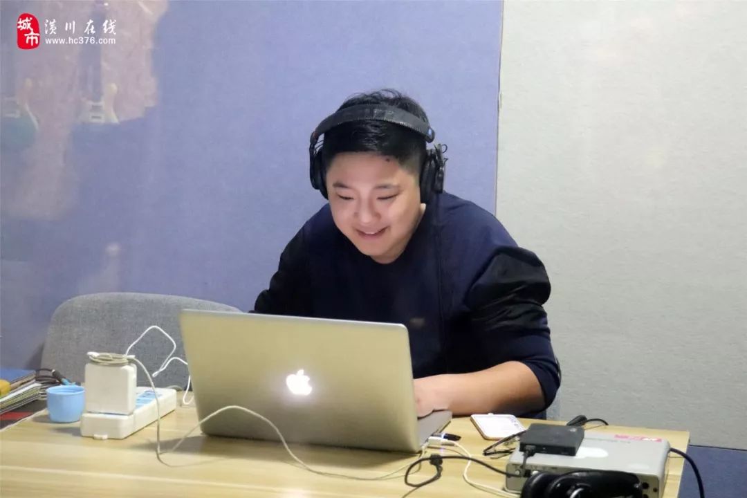 潢川90后知名音乐人，18岁靠一把吉他月入18000元！