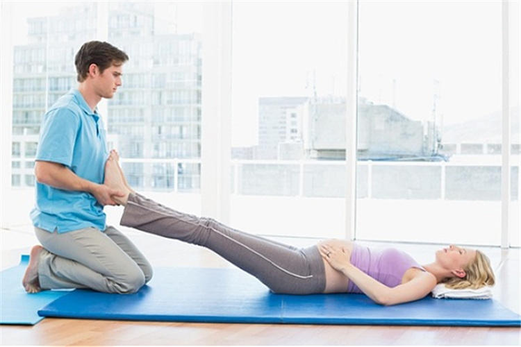 准妈妈如何缓解孕期腹胀,准妈妈应警惕孕期七种痛