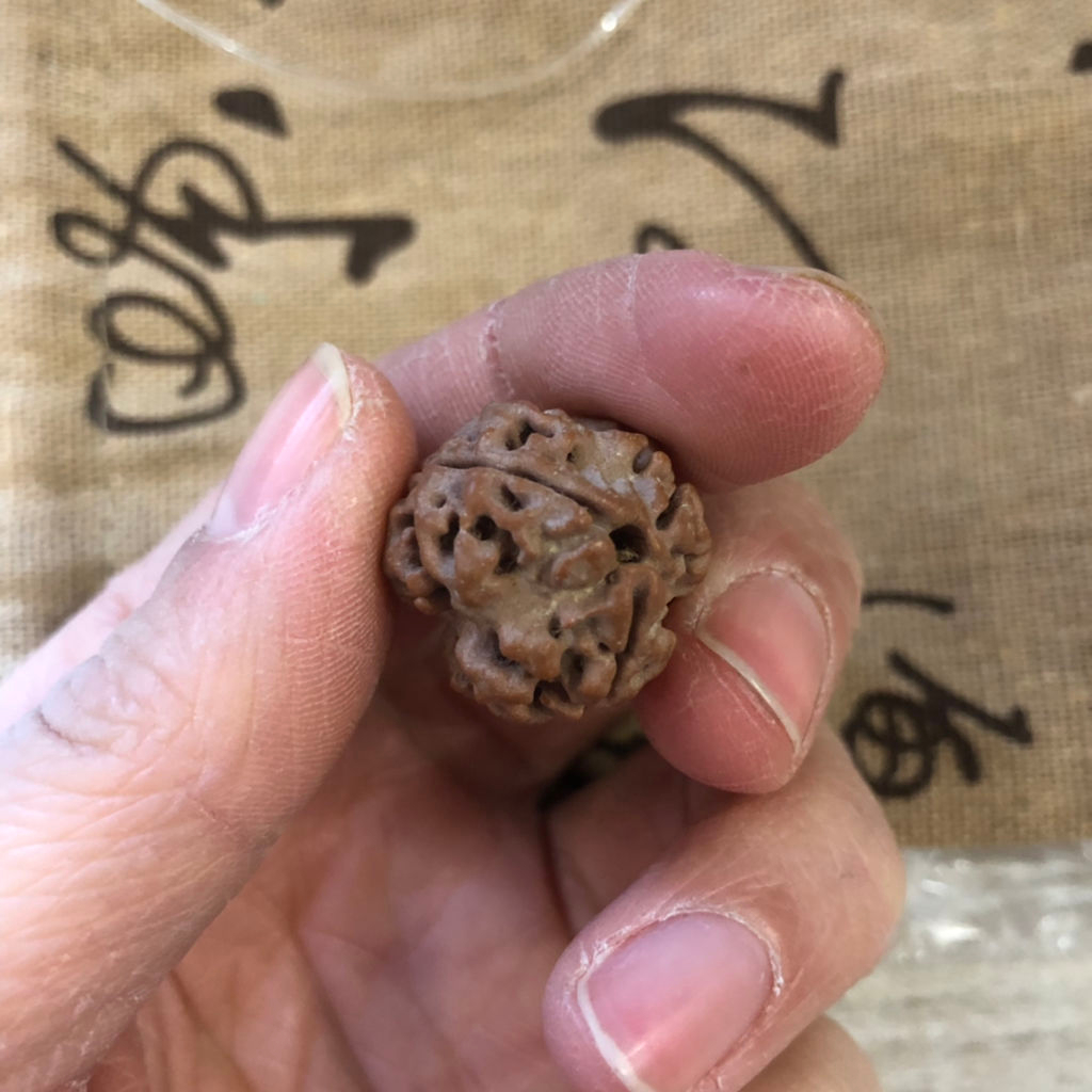 5瓣和6瓣金刚哪个值钱,金刚几瓣的最有价值