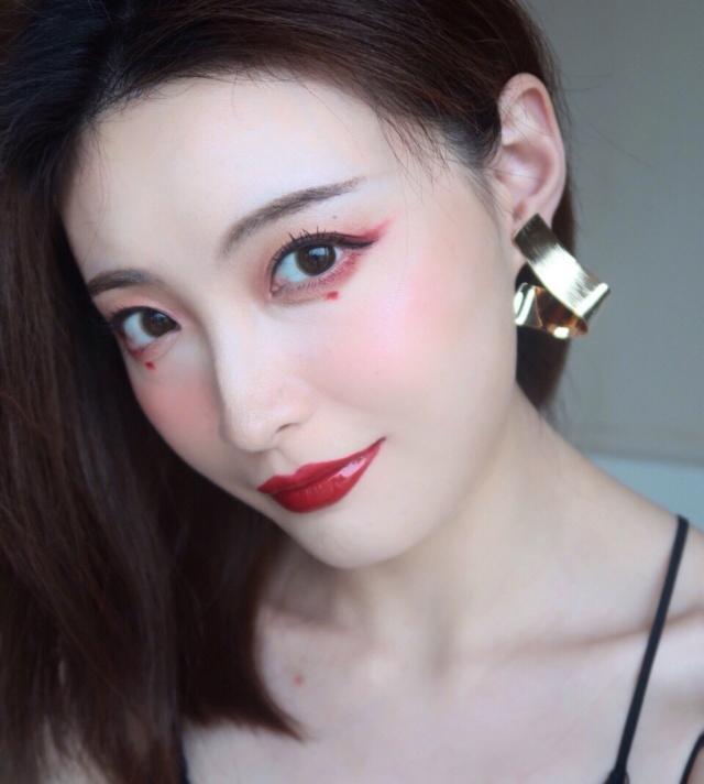 丹凤眼加杏眼加桃花眼的结合体,什么样的眼睛是桃花眼杏眼丹凤眼