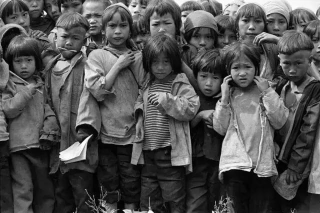 还记得曾经让你泪流满面的照片吗,还记得那个让你刻骨铭心的女孩吗