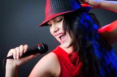 什么方法解决唱歌时舌头拱起,唱歌时舌头抖如何克服