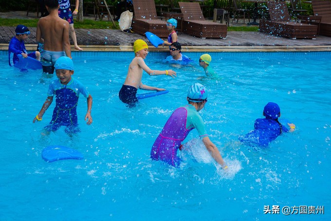 这个夏日，看这个美女如何在浙江乌村的第一百种玩法