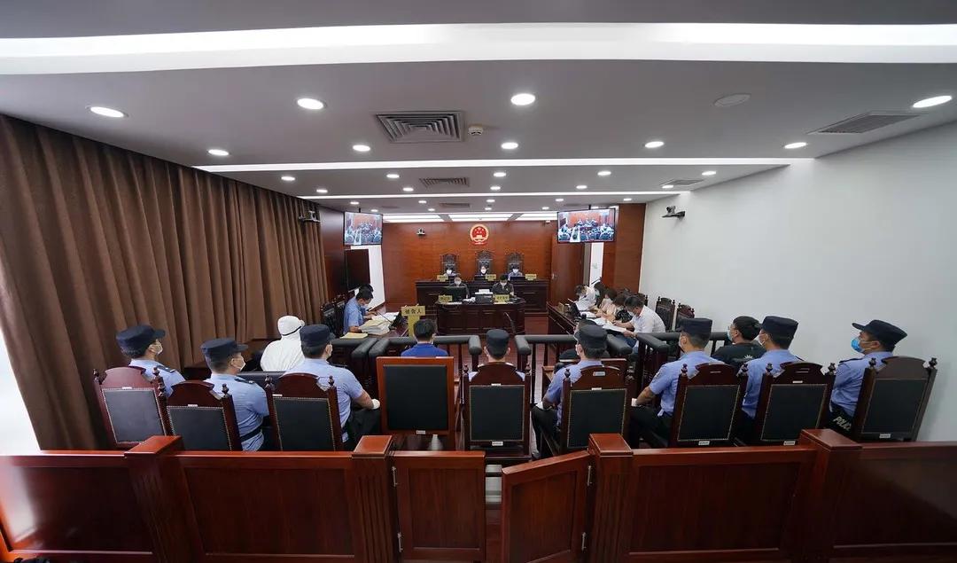 真曲折！四小伙为背烟回国上演环游记终获刑