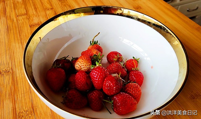 简单又好吃的冰激凌做法,冰激凌的新吃法如何吃好吃