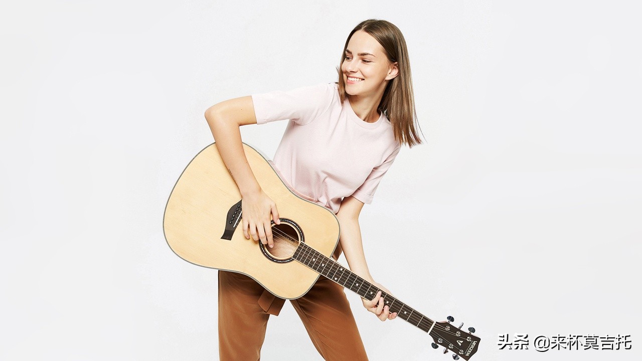 吉他初学者预算1000该买什么吉他,零基础入门吉他买什么样的好用