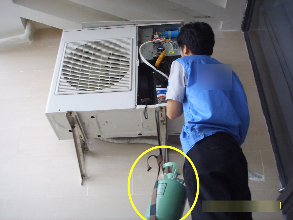 空调加氟后压缩机阻力很大,师傅假装加氟有效果