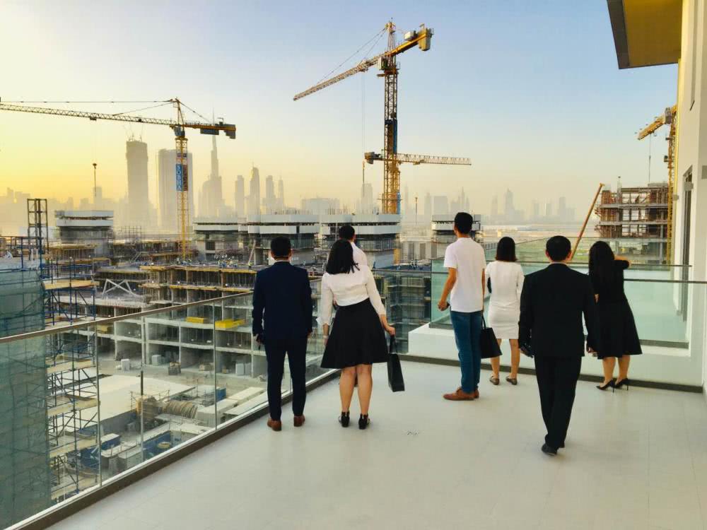 在迪拜淘金的华人：被疫情重创，想回国又怕被骂“千里投毒”