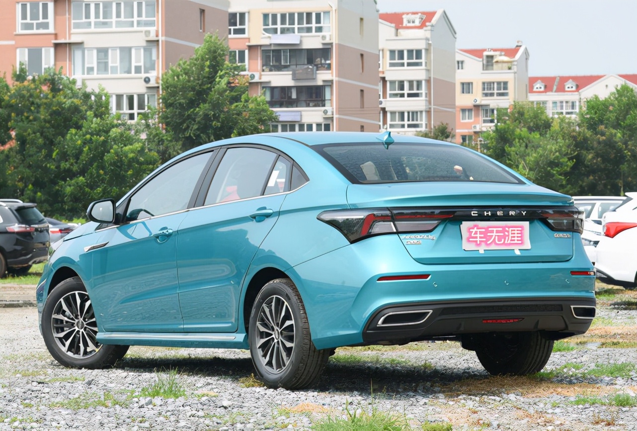 艾瑞泽5plus水星灰小艾和小泽对比,艾瑞泽5plus1.5t小艾和小泽区别