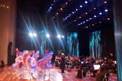 楗曢ぎ鐩涘婕斿嚭,楗曢ぎ闊充箰鐩涘吀