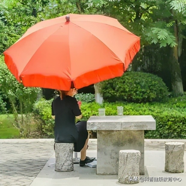 夏季有哪些防肌肤晒伤技巧,夏天晒疮怎么治