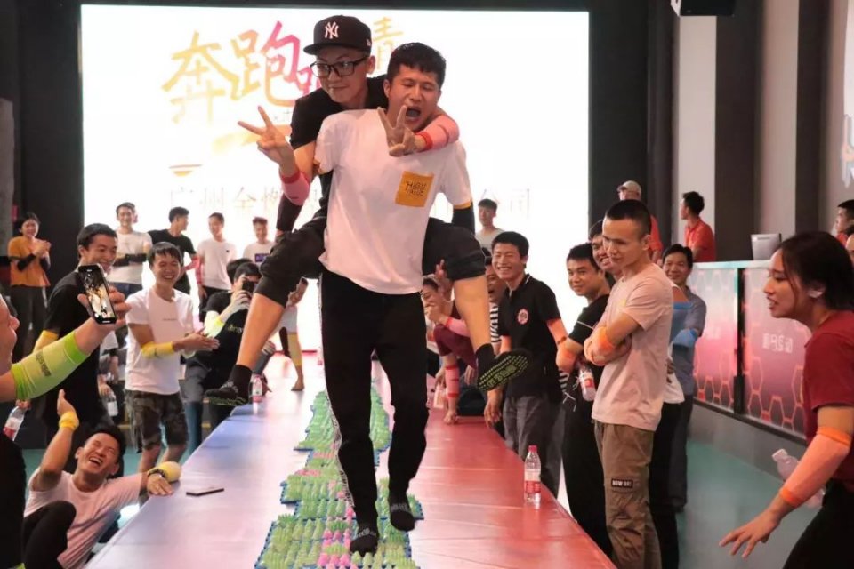 蹦床乐园乐动魔鬼滑梯,室内蹦床滑梯游乐场