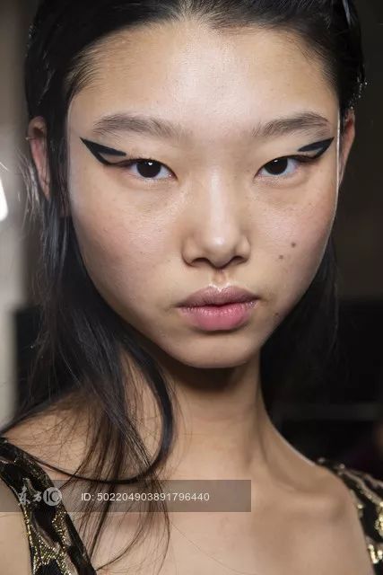 EIGSHOW丨鞠婧祎、李艺彤的仙女春夏妆容能让你美出新高度!