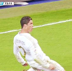 足球搞笑过人动图,足球十大最搞笑瞬间图