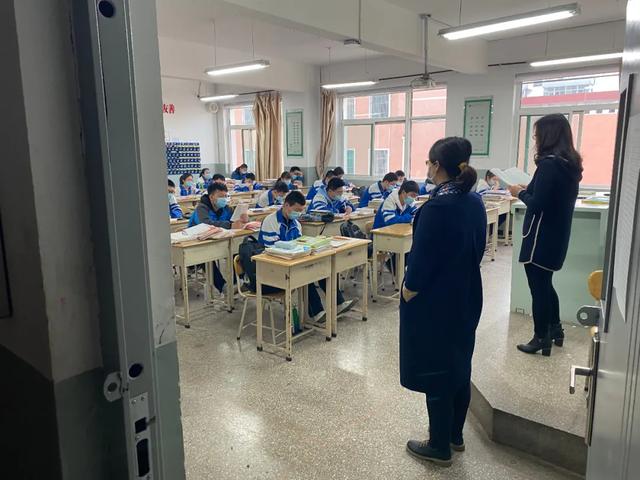 尽心尽力做好你们的“守护神”——太原十九中