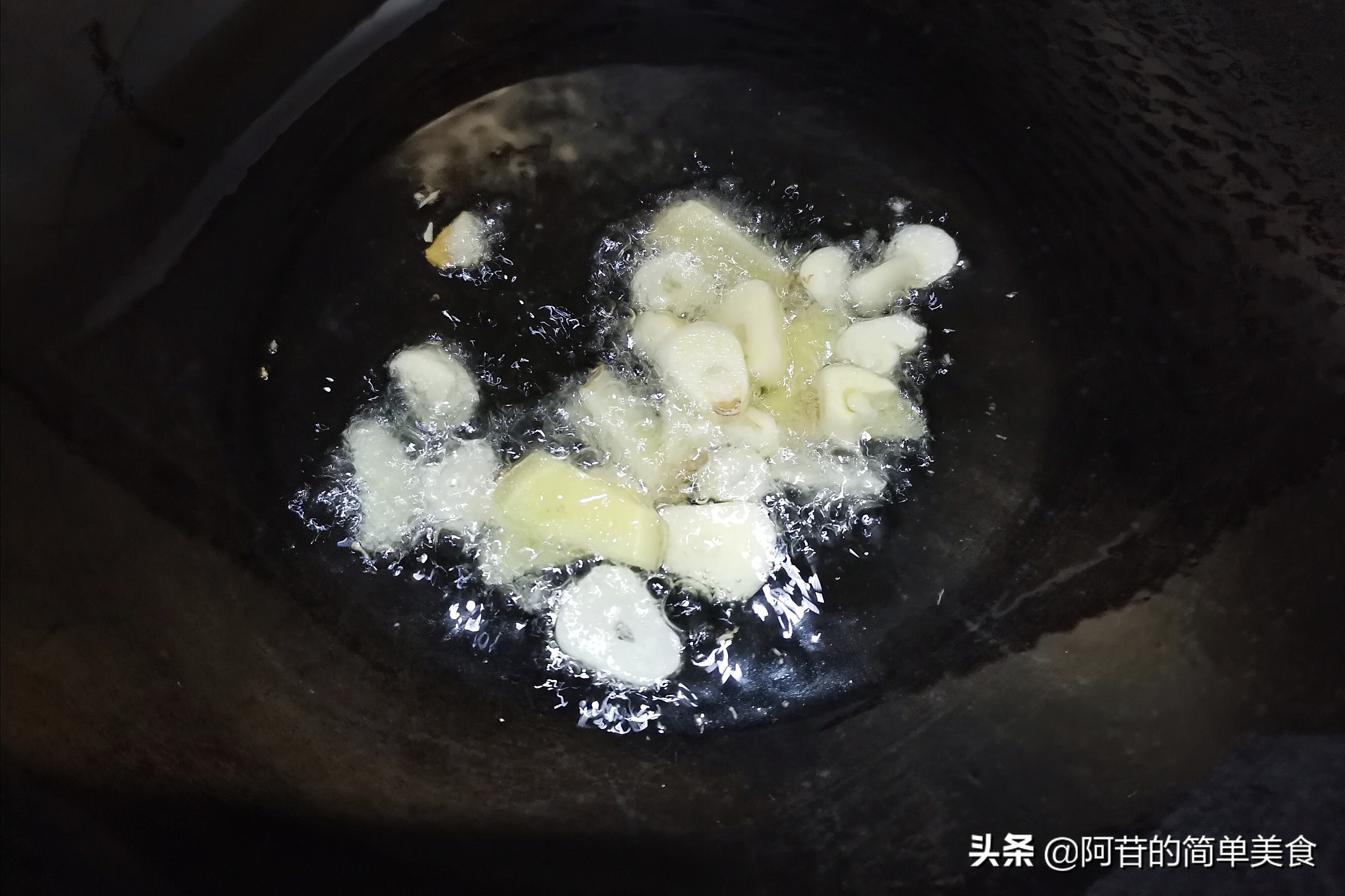 油菜苔炒火腿,春季素炒油菜苔