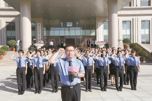 呼和浩特新城：厚德尚法守正义检徽闪耀映民心