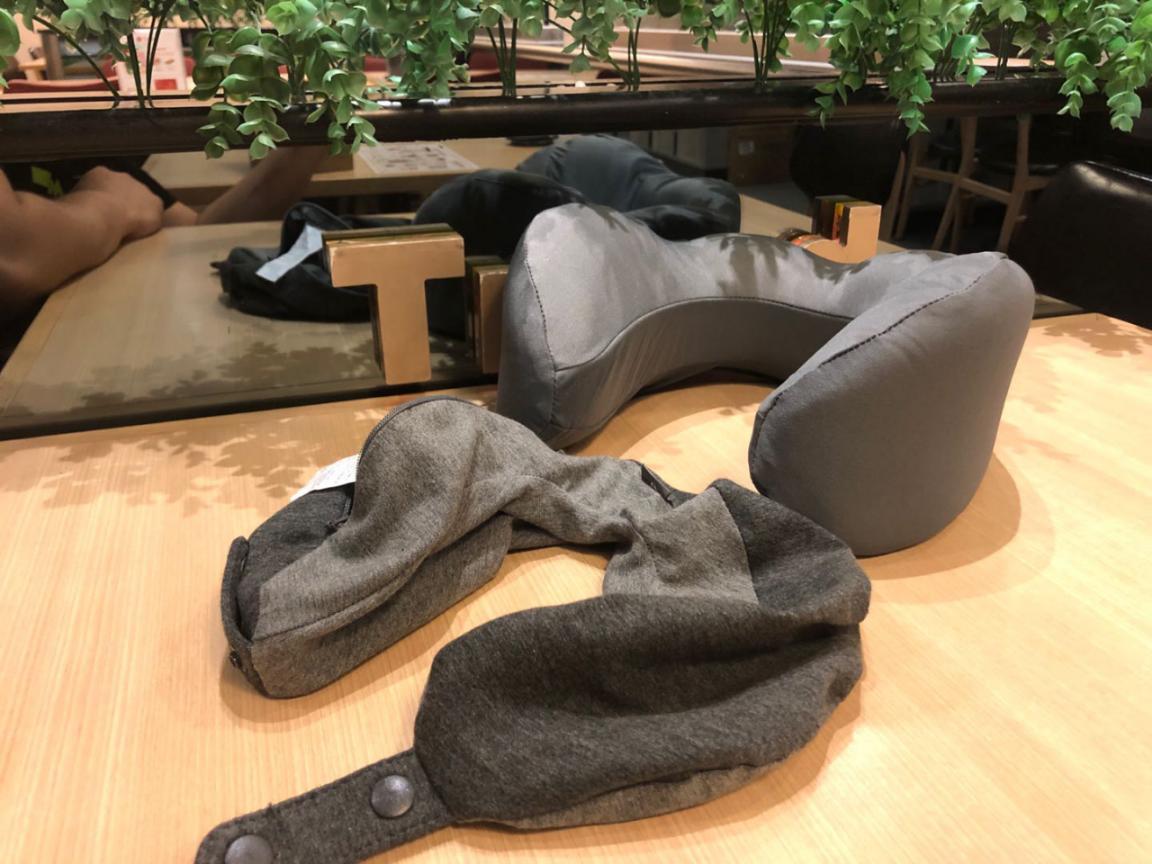 乐范智能睡眠牵引枕护颈按摩枕,乐范记忆棉u型枕怎么样