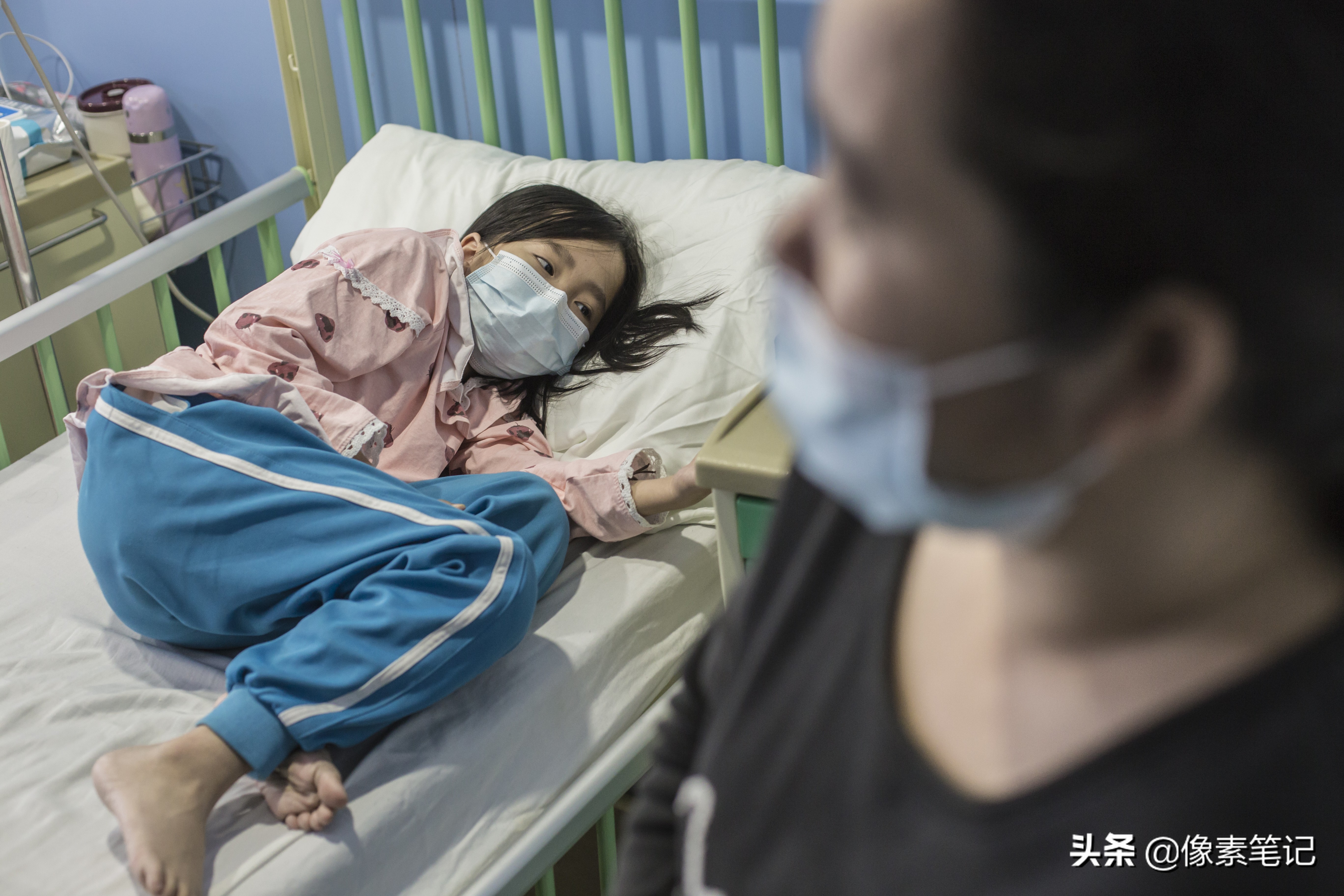 我10年前被说“养不大”的女儿，现在争取着最后一线生机