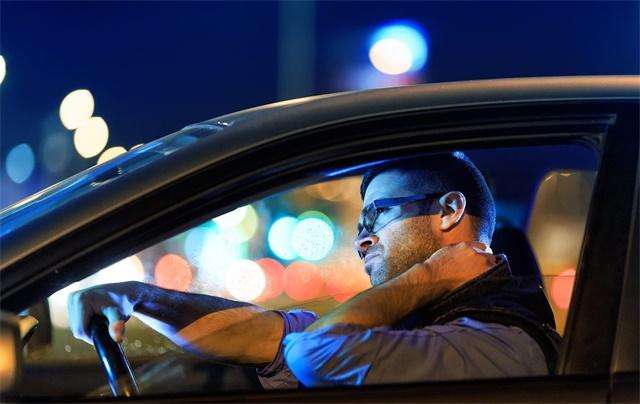 颈肩一动就咔咔响,手肩关节响是什么原因