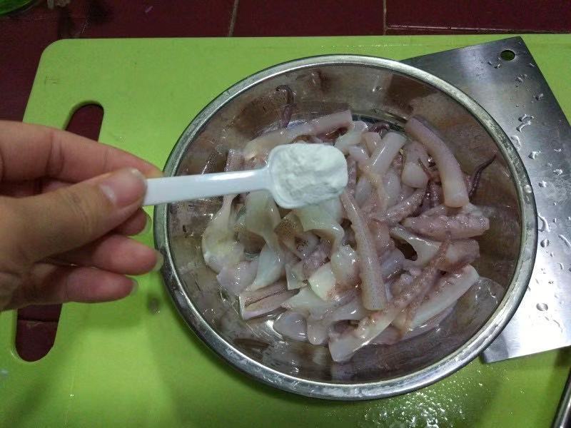 爆炒鱿鱼味道香独家秘制小配方,爆炒鱿鱼的正宗做法四川味道